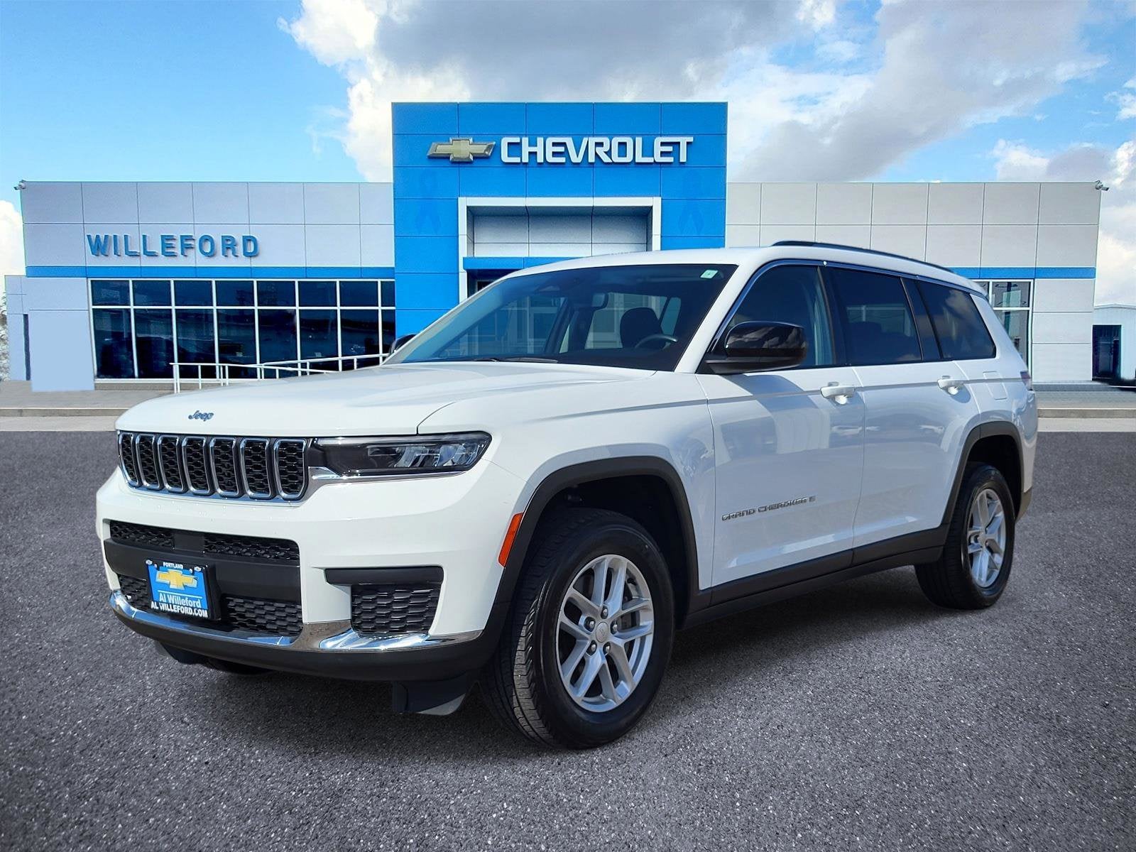 2023 Jeep Grand Cherokee L Laredo's photo