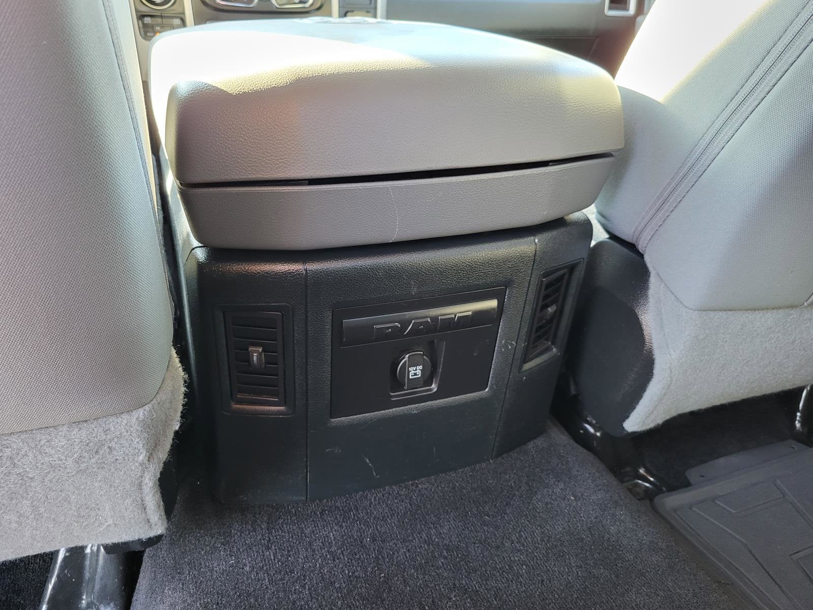 2017 RAM 1500 Big Horn Crew Cab 4x4 5'7" Box