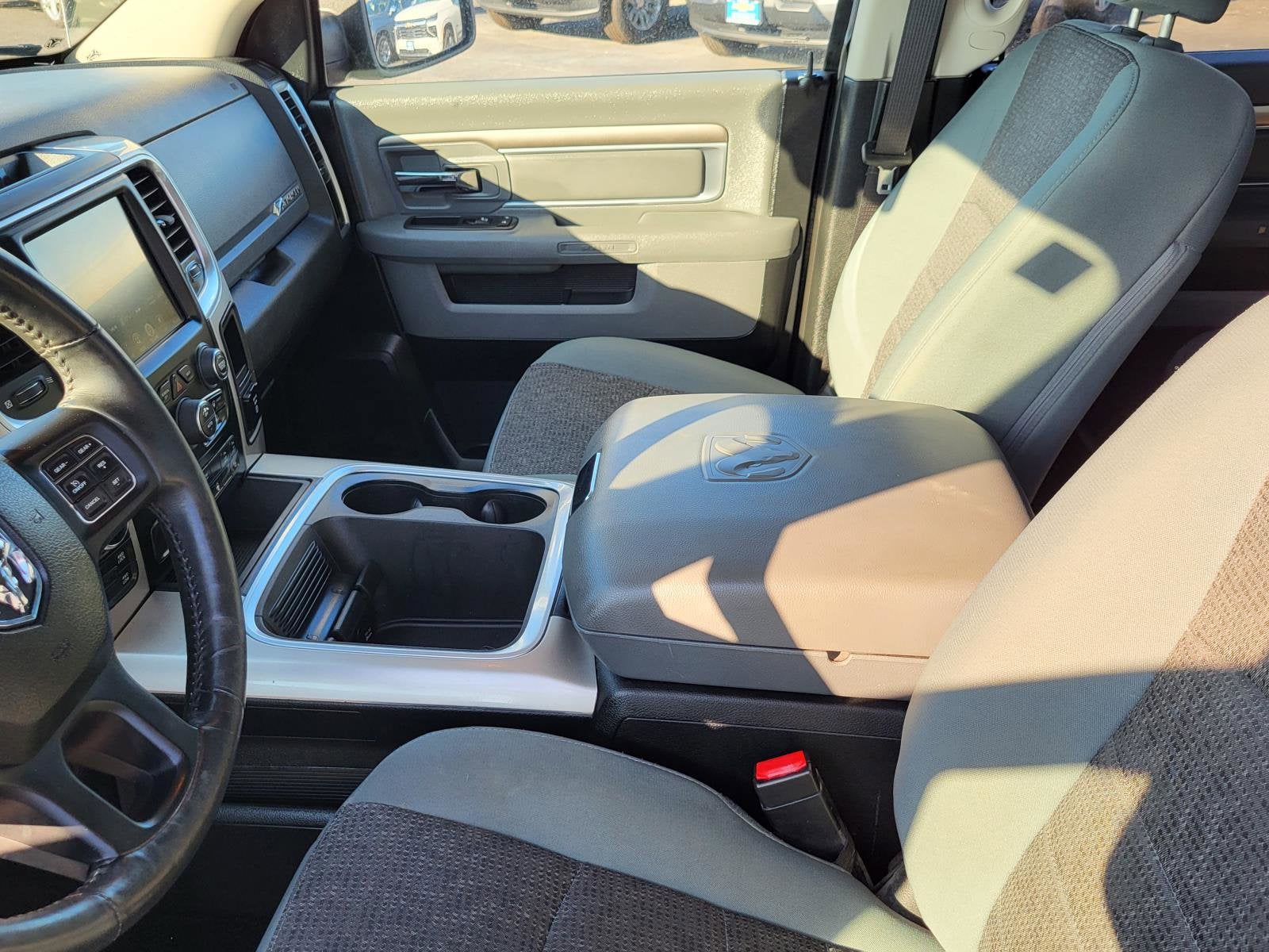 2017 RAM 1500 Big Horn Crew Cab 4x4 5'7" Box