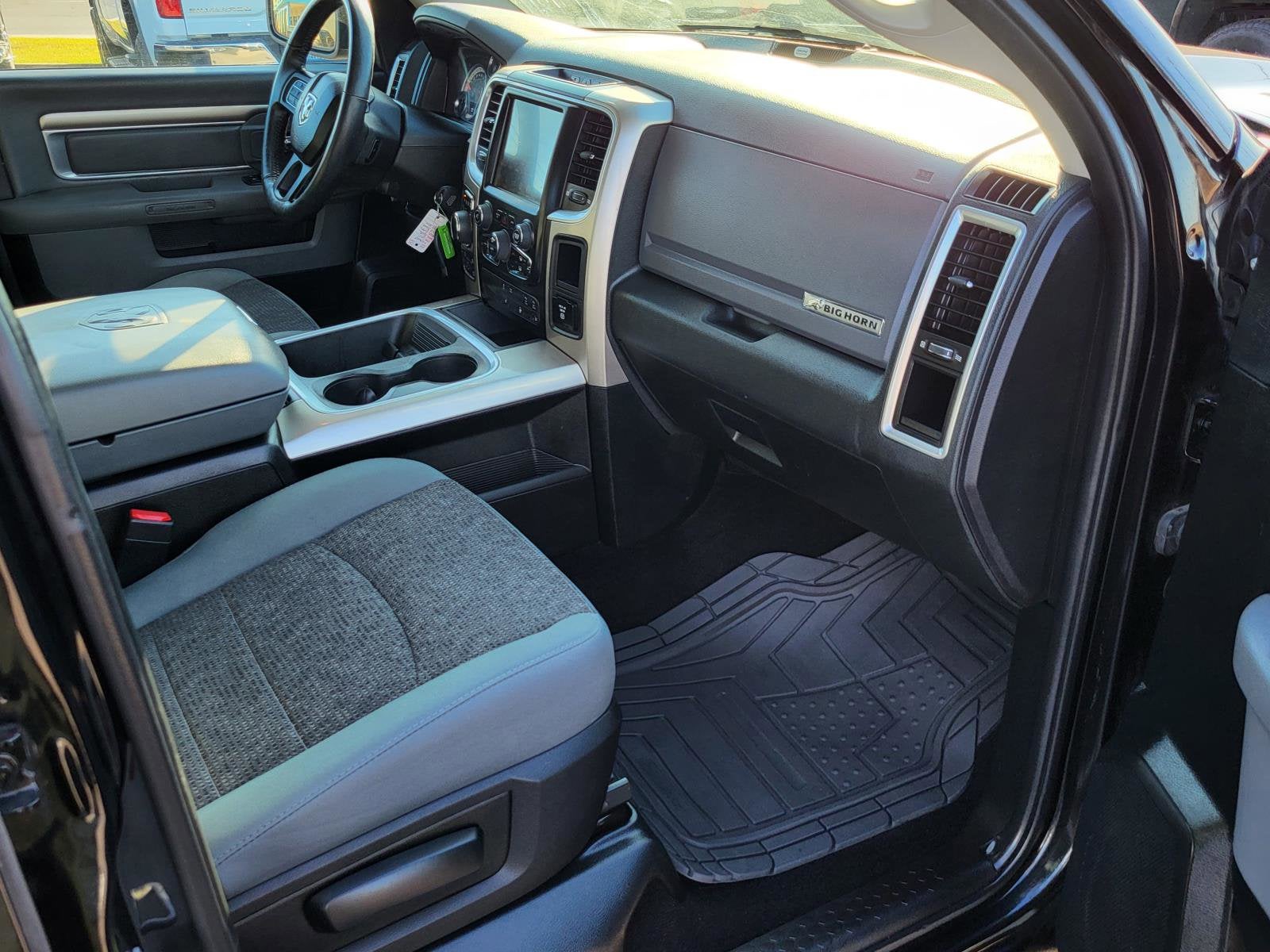 2017 RAM 1500 Big Horn Crew Cab 4x4 5'7" Box