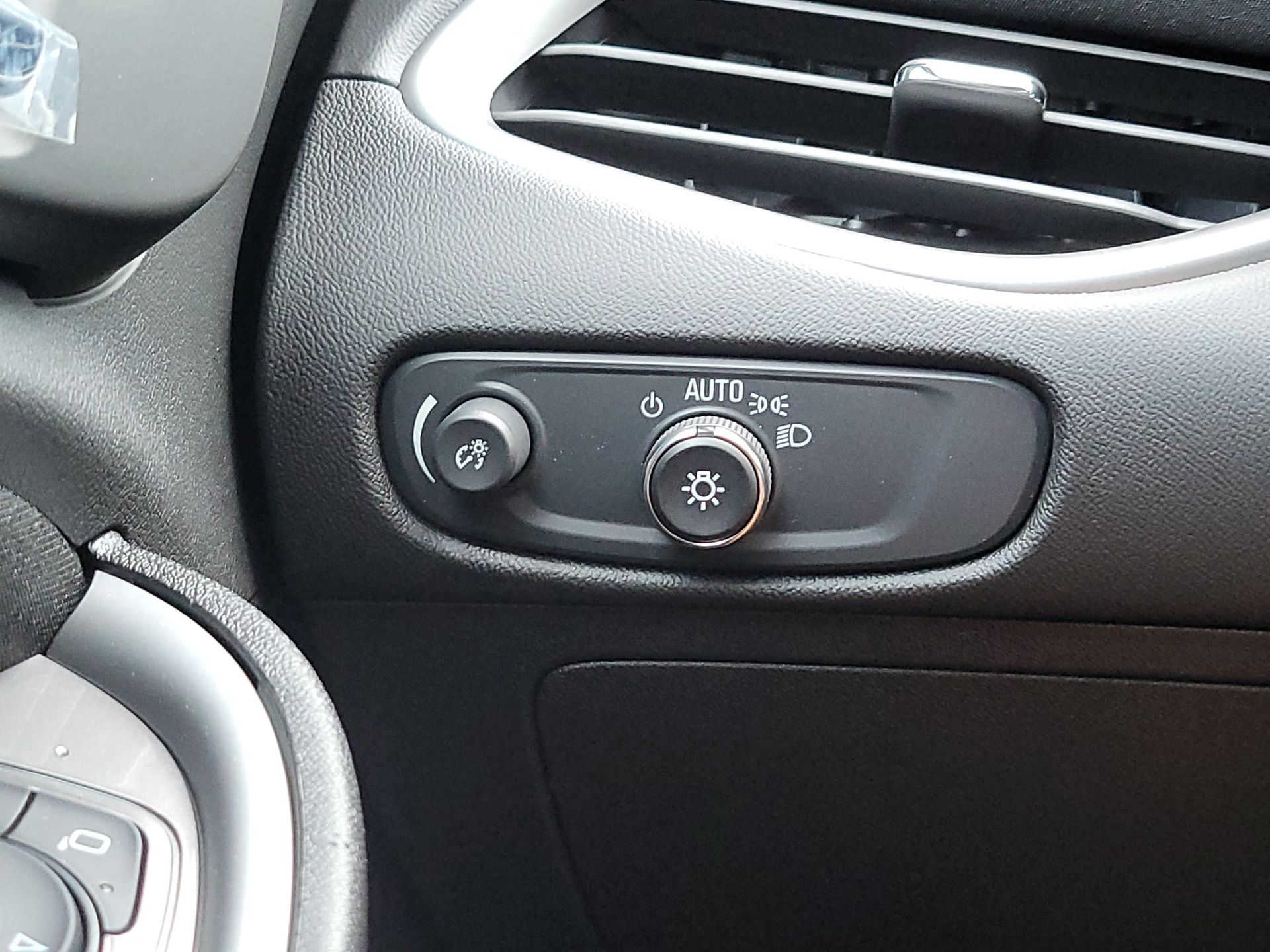 2025 Chevrolet Malibu LS