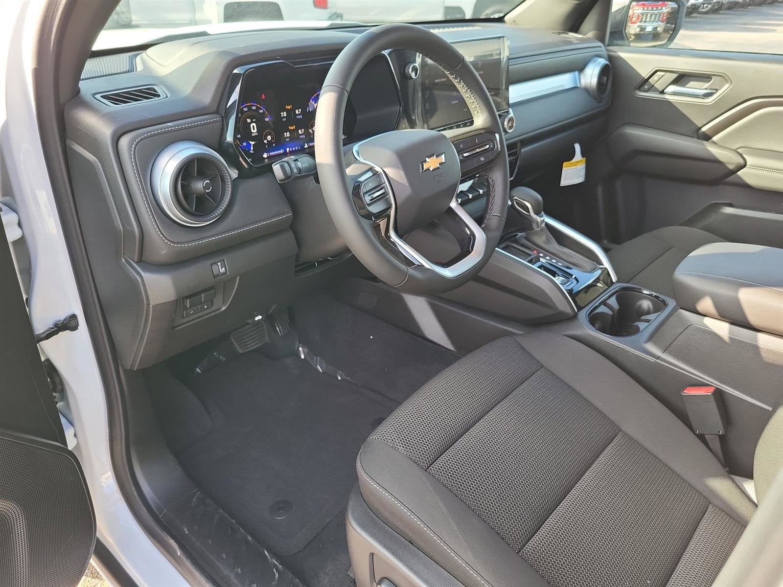 2025 Chevrolet Colorado WT/LT