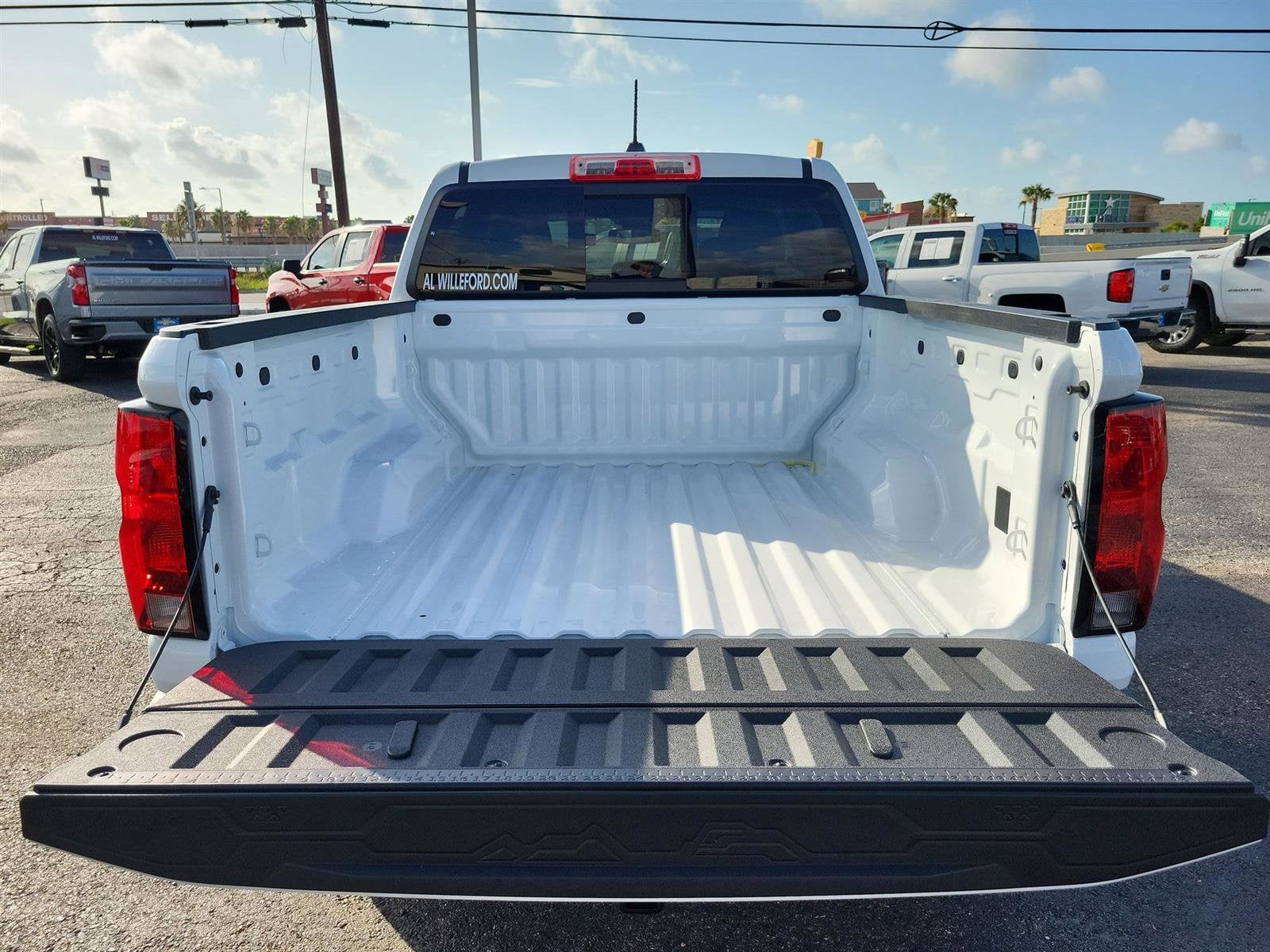 2025 Chevrolet Colorado WT/LT