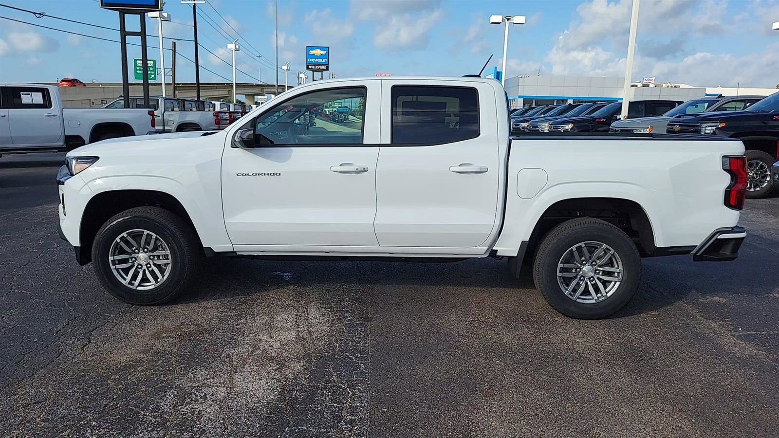 2025 Chevrolet Colorado WT/LT
