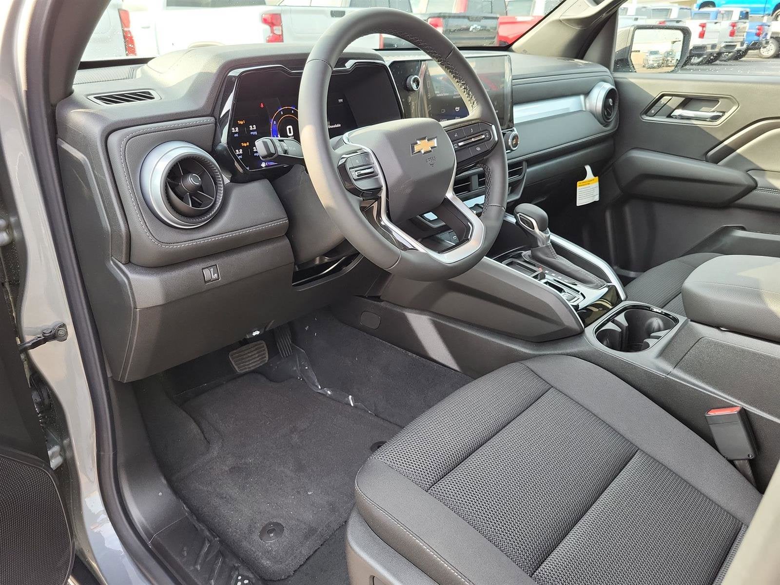 2025 Chevrolet Colorado WT/LT