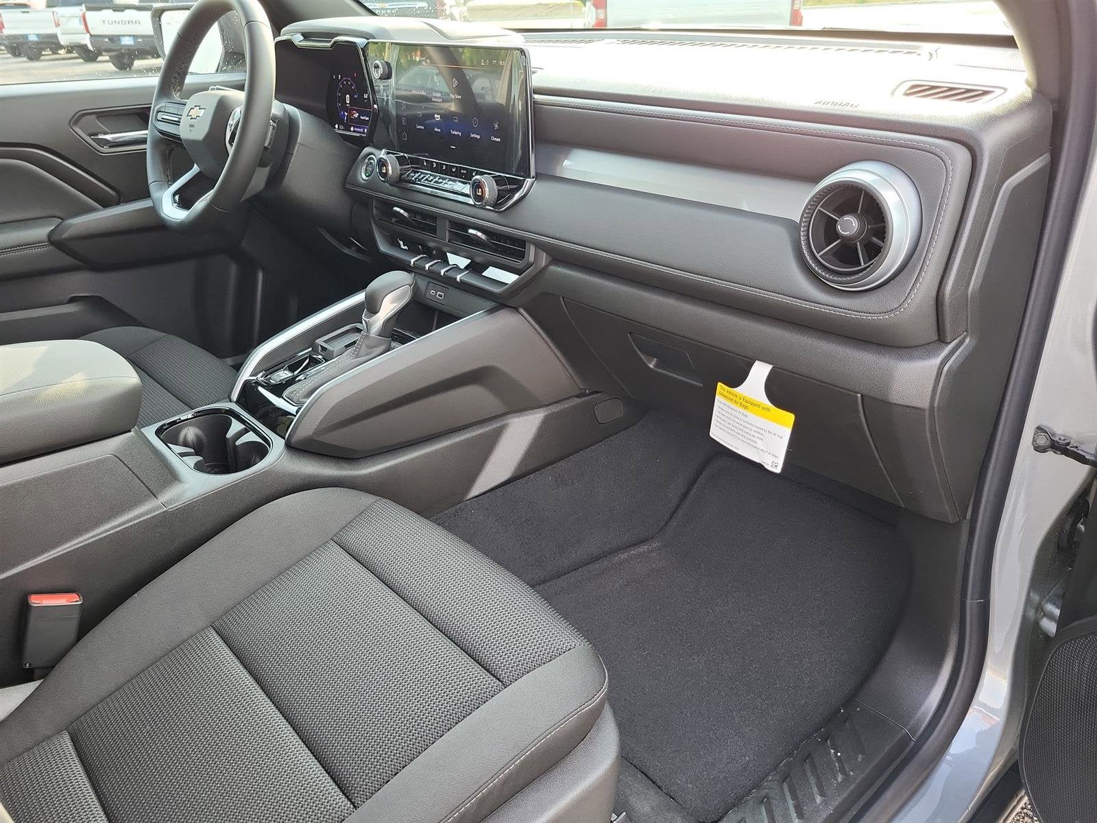 2025 Chevrolet Colorado WT/LT