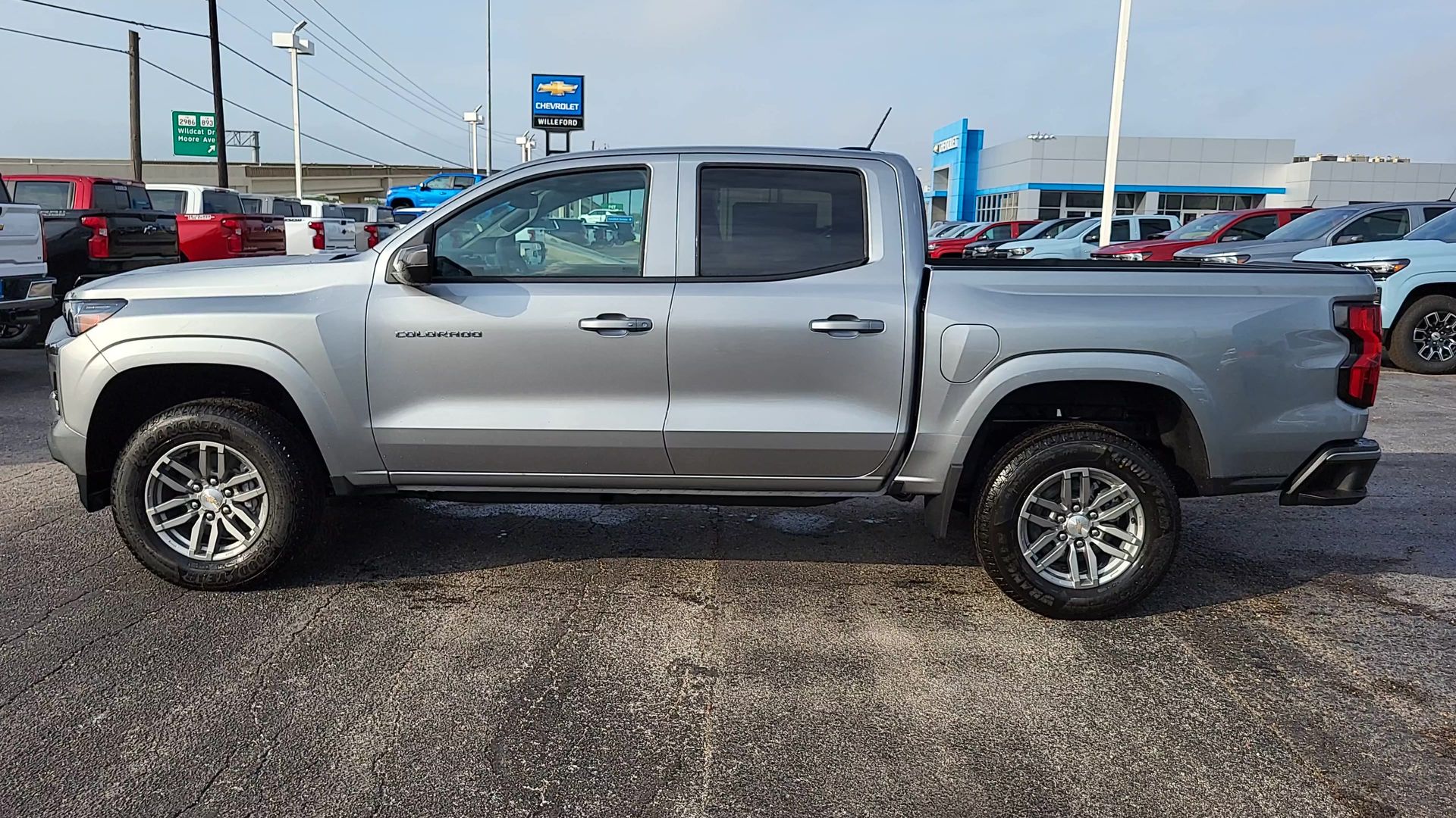 2025 Chevrolet Colorado WT/LT