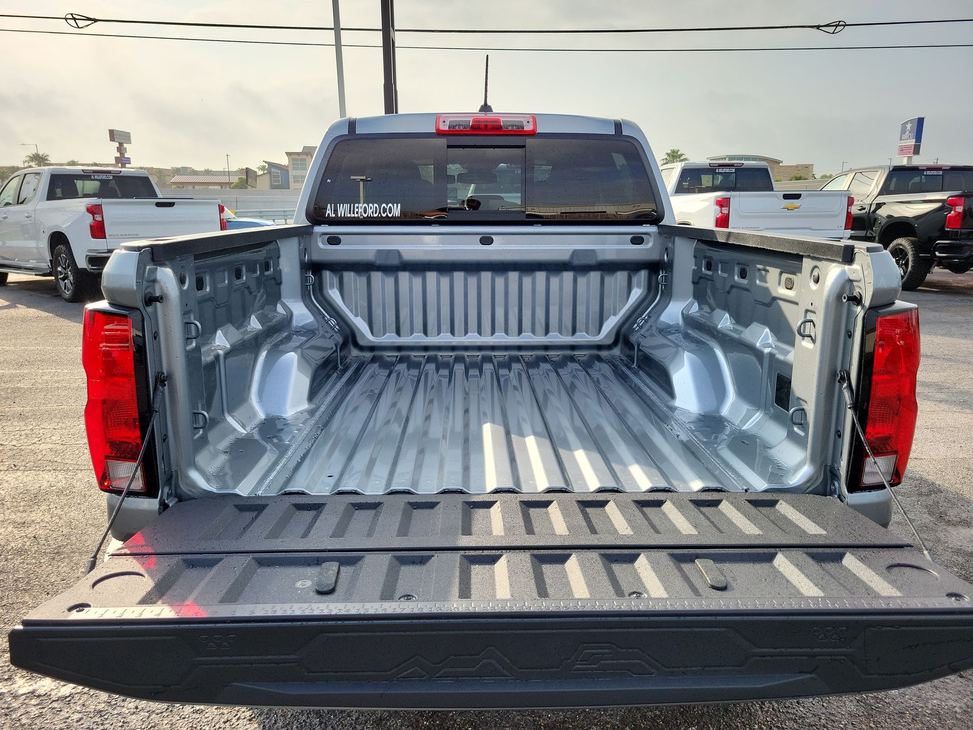 2025 Chevrolet Colorado WT/LT