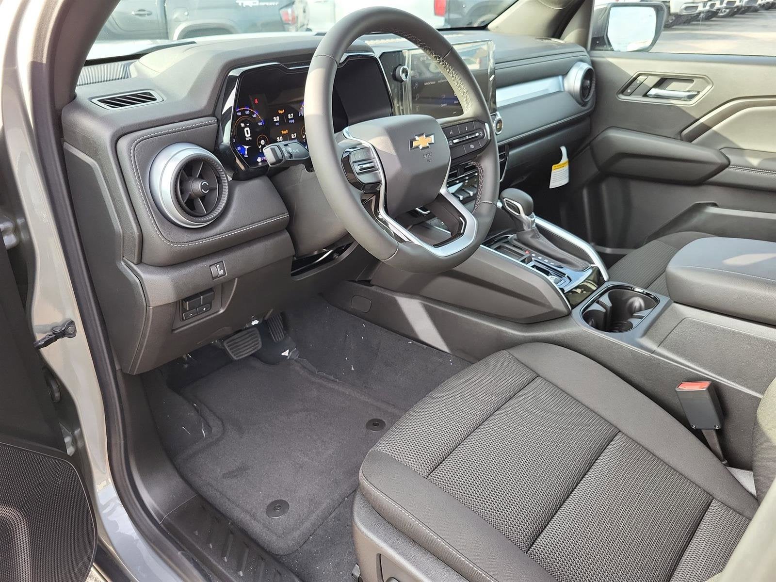 2025 Chevrolet Colorado WT/LT