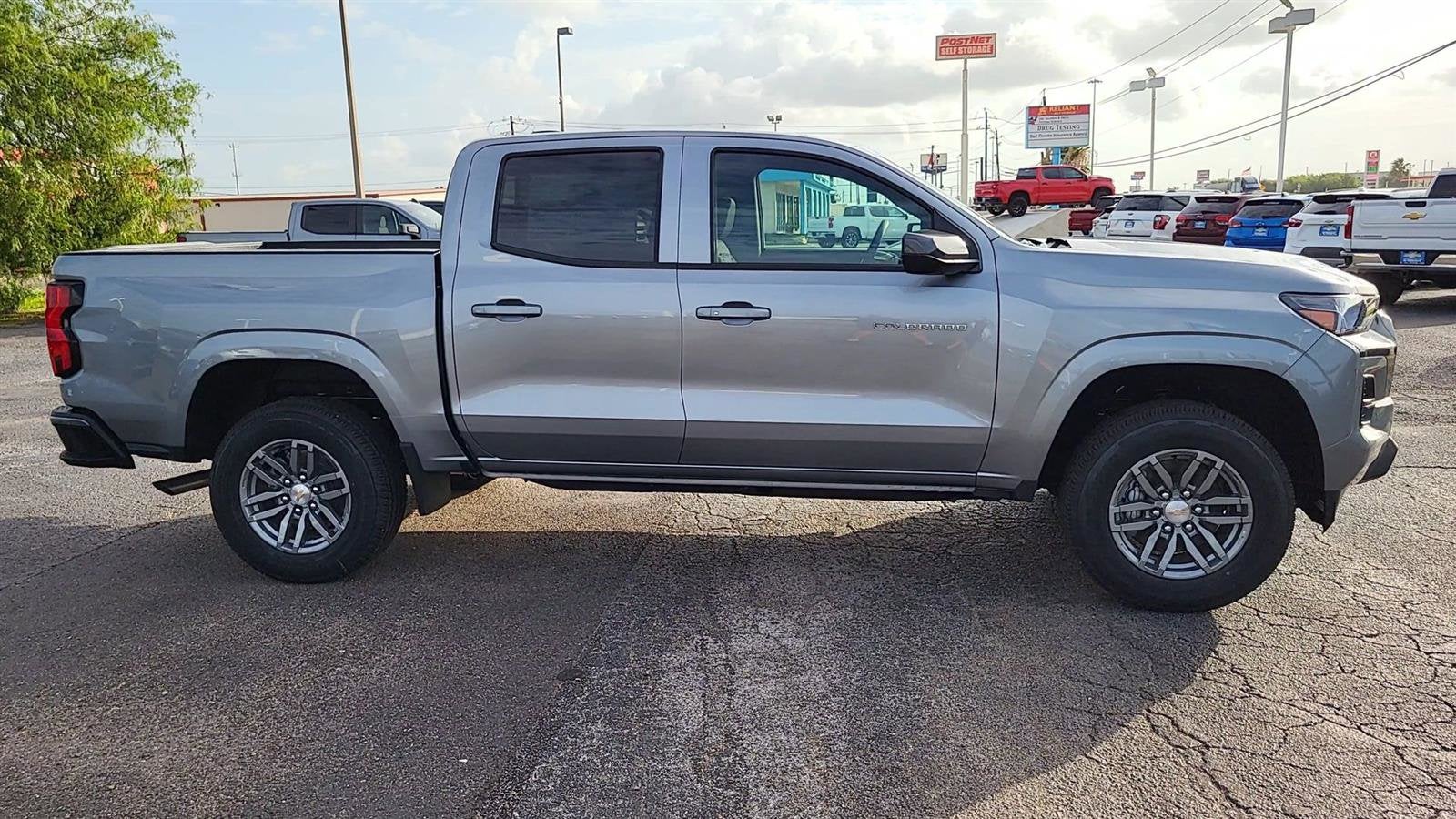 2025 Chevrolet Colorado WT/LT