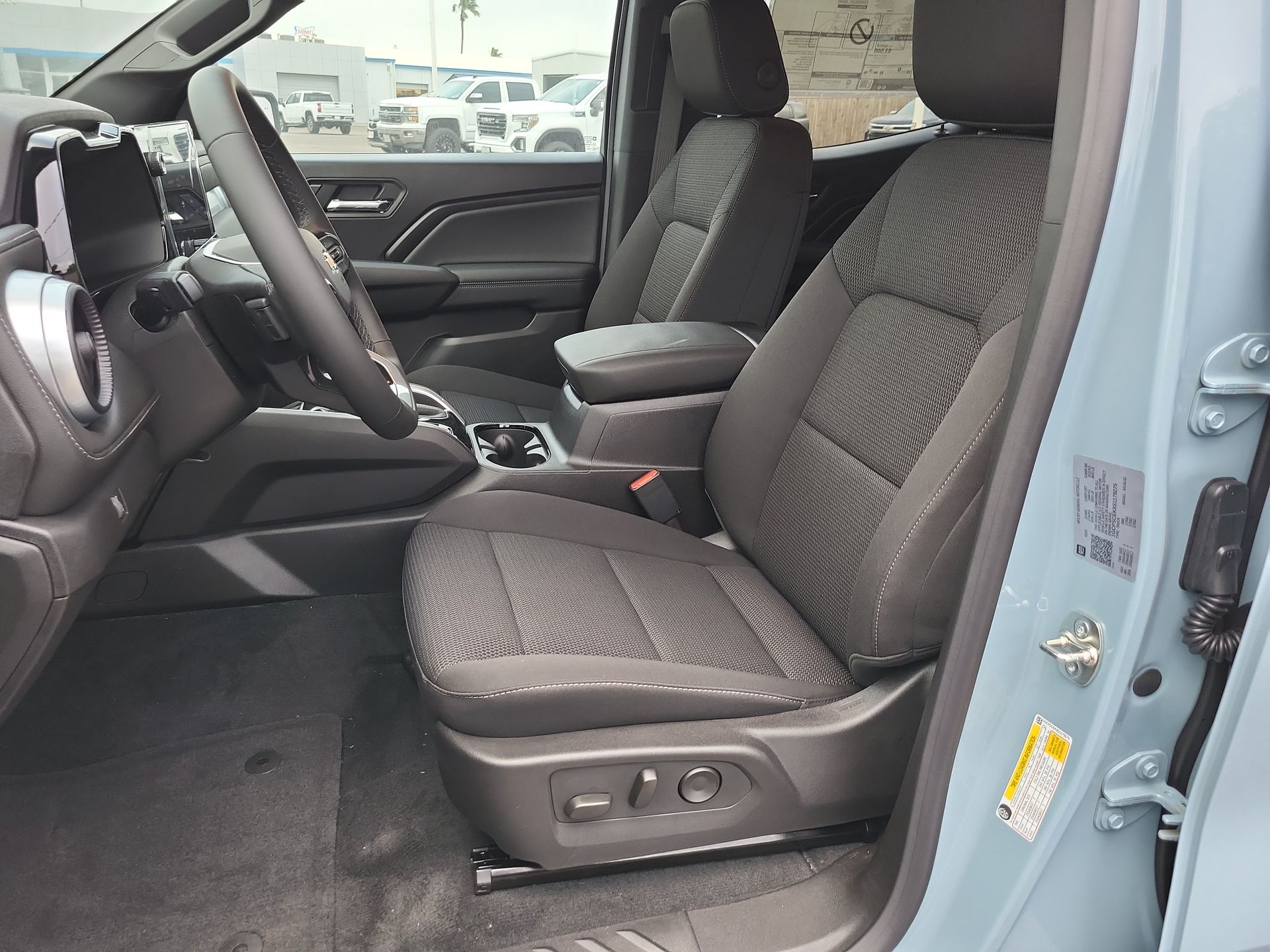 2025 Chevrolet Colorado WT/LT