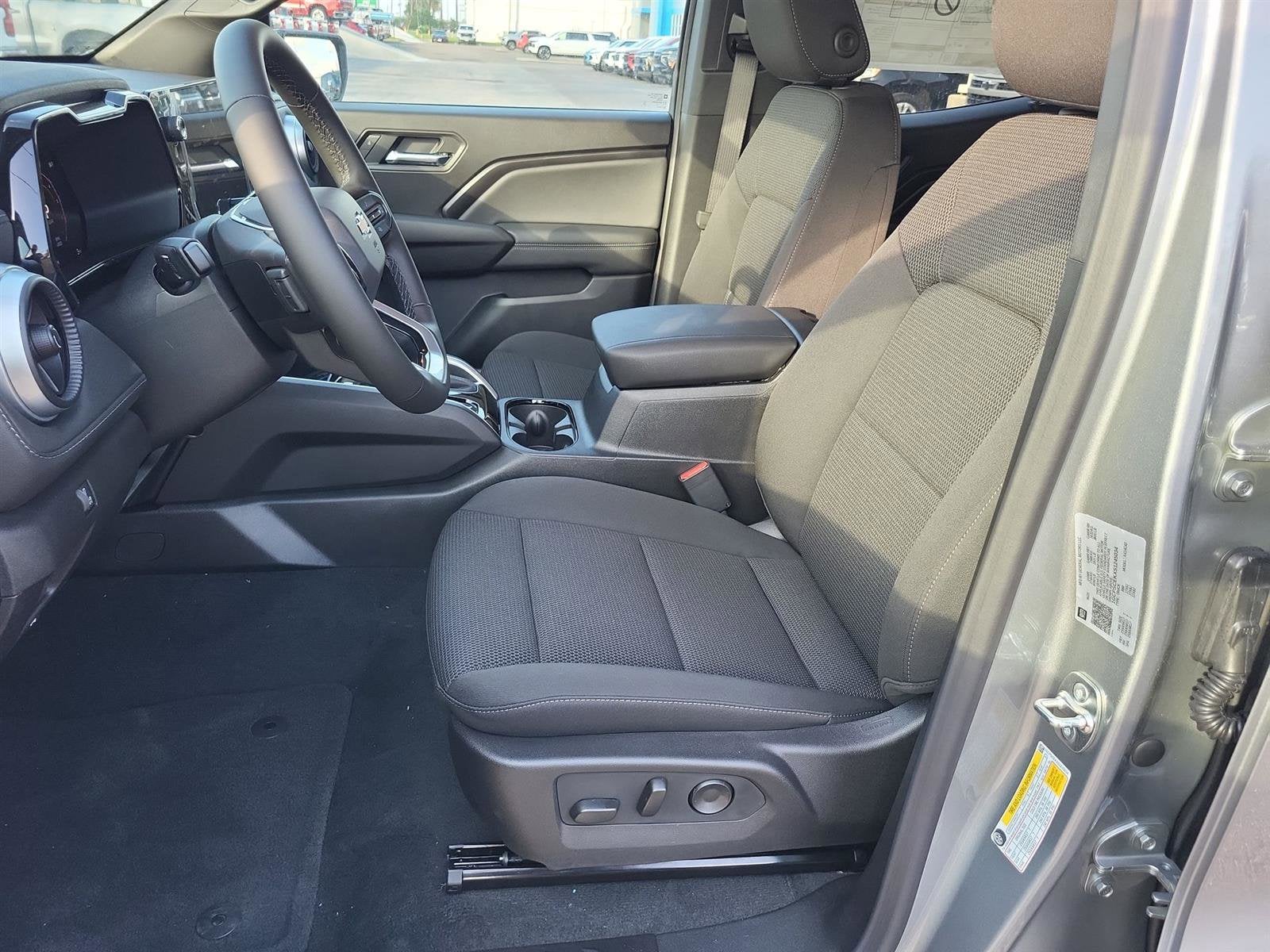 2025 Chevrolet Colorado WT/LT