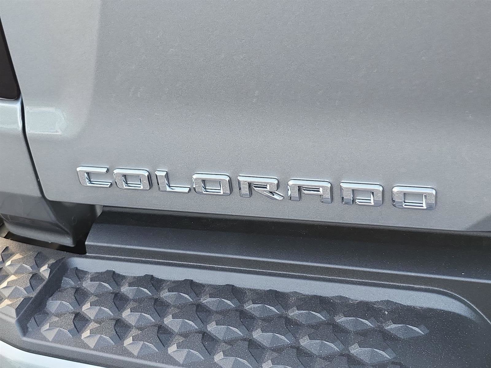 2025 Chevrolet Colorado WT/LT