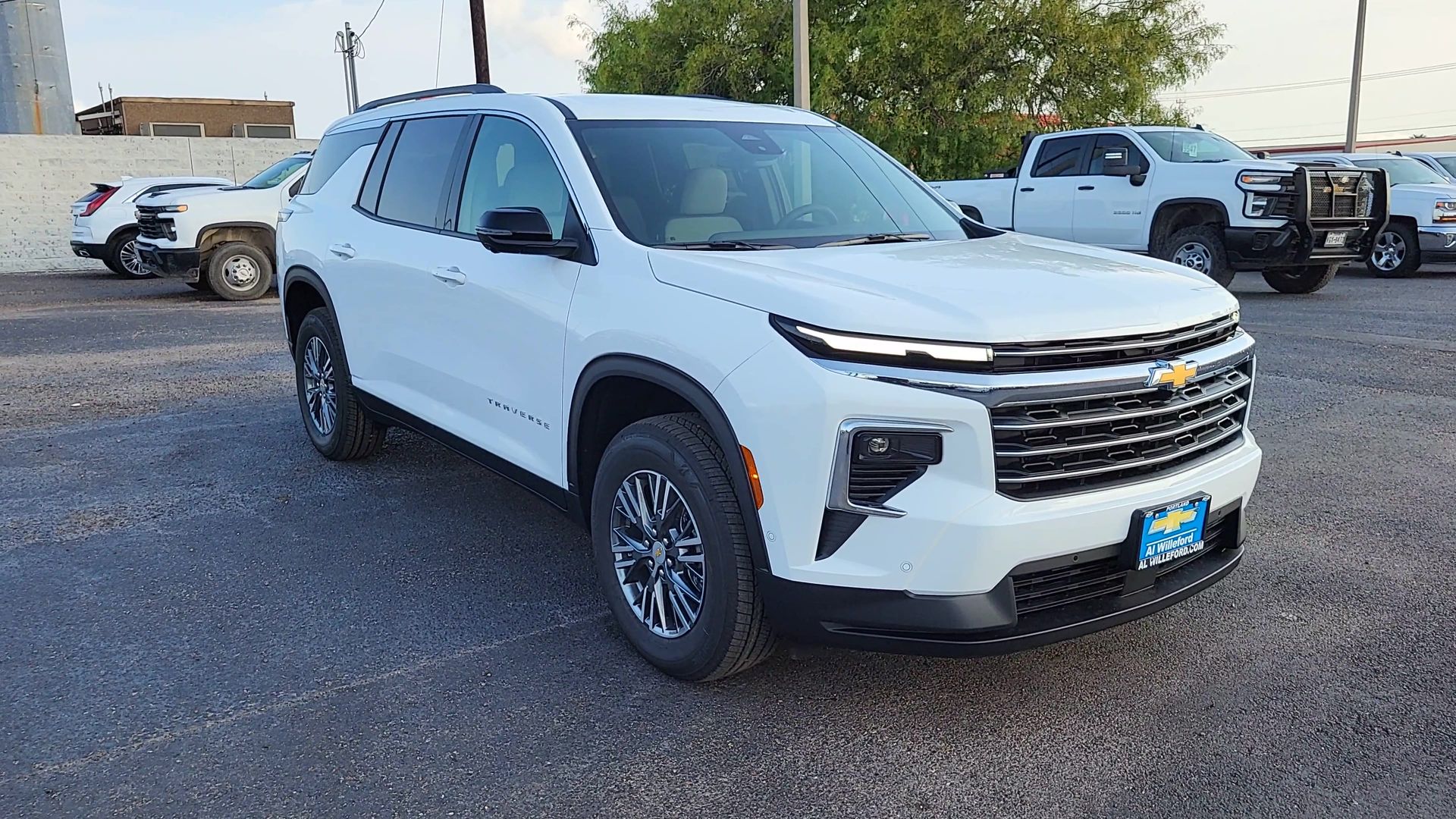 2025 Chevrolet Traverse LT