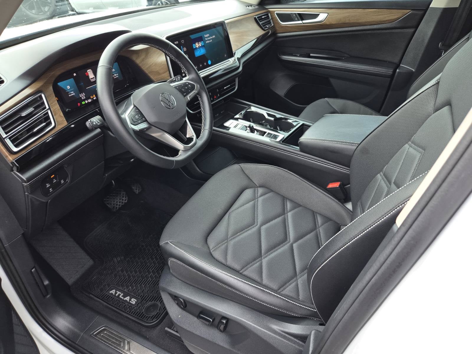 2024 Volkswagen Atlas 2.0T SE w/Technology
