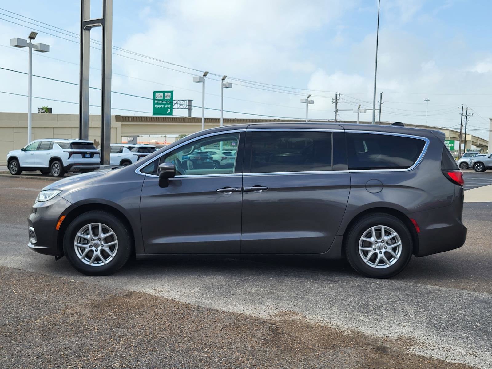 2023 Chrysler Pacifica Touring L