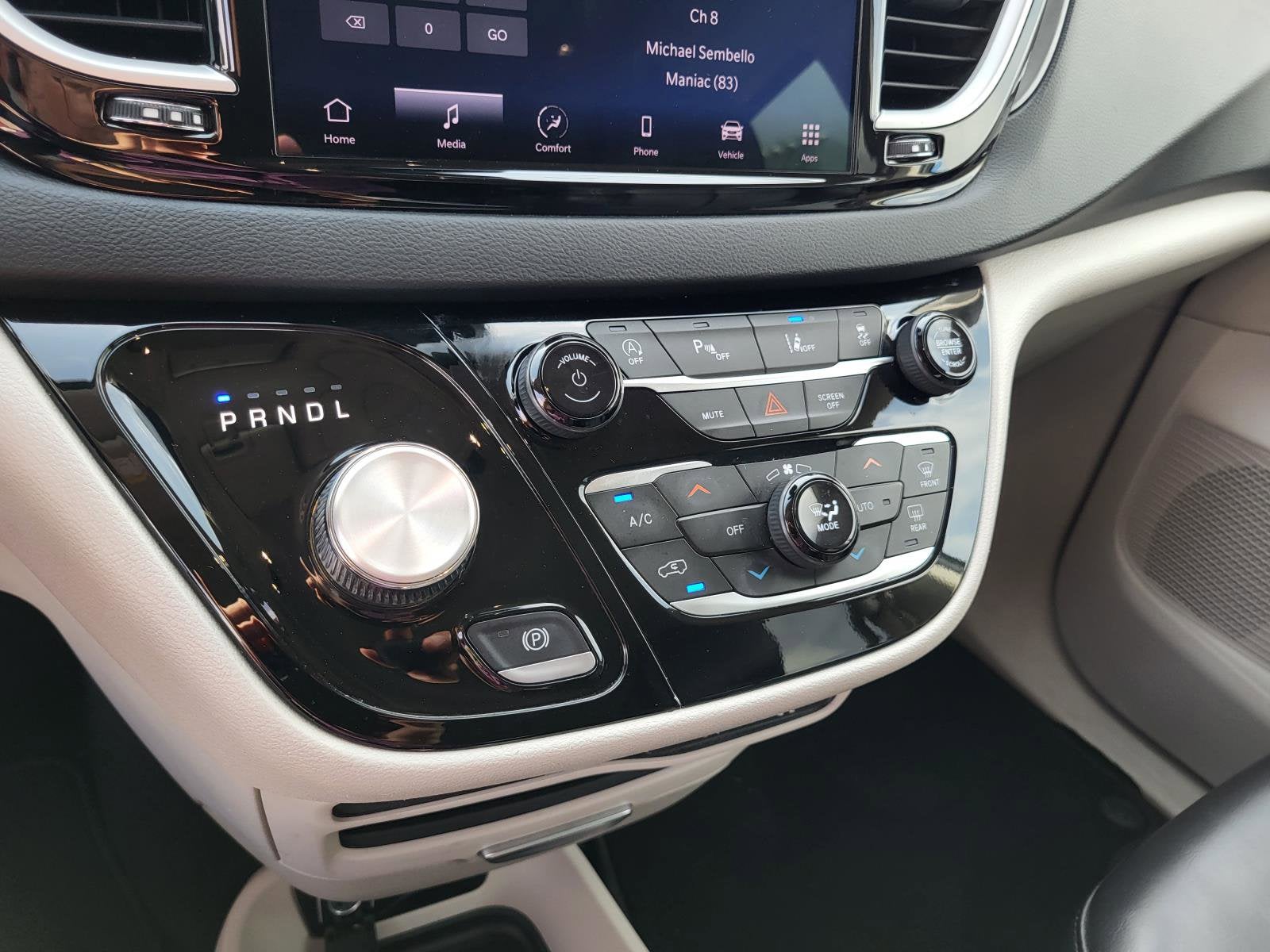 2023 Chrysler Pacifica Touring L