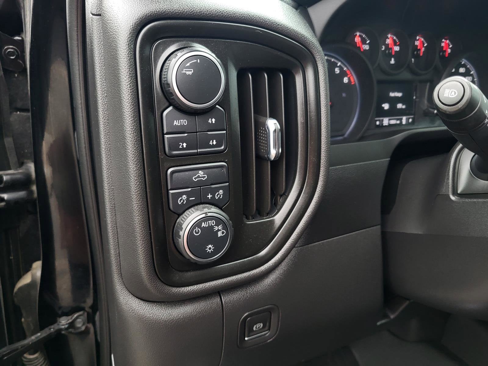 2023 Chevrolet Silverado 1500 Custom Trail Boss